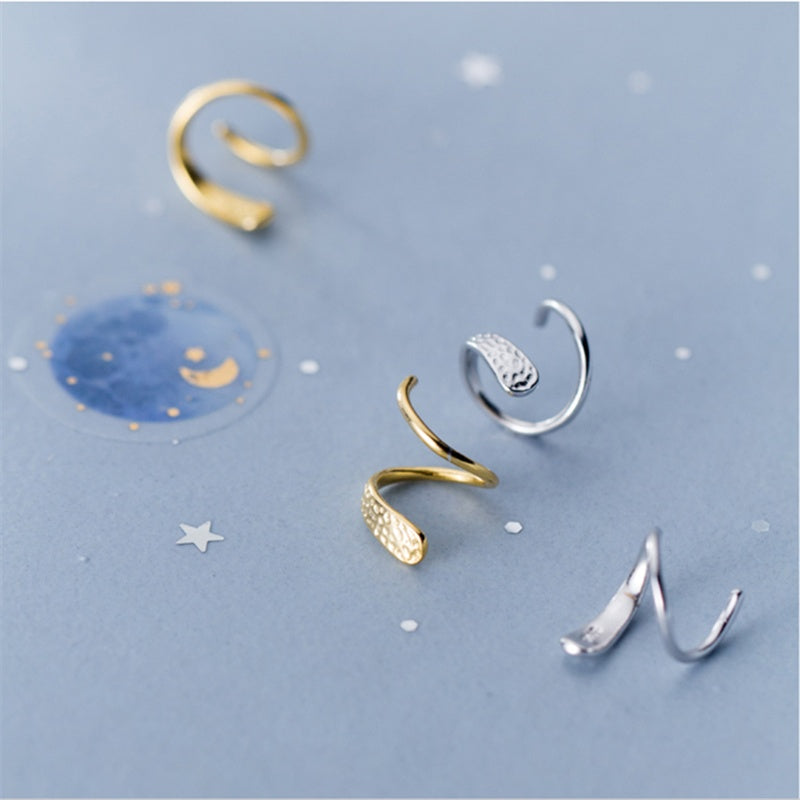 Temperament line spiral earrings