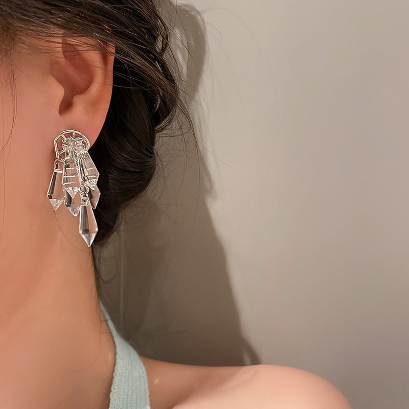 Palace Fashion Atmospheric Design Earrings French Dinner Style